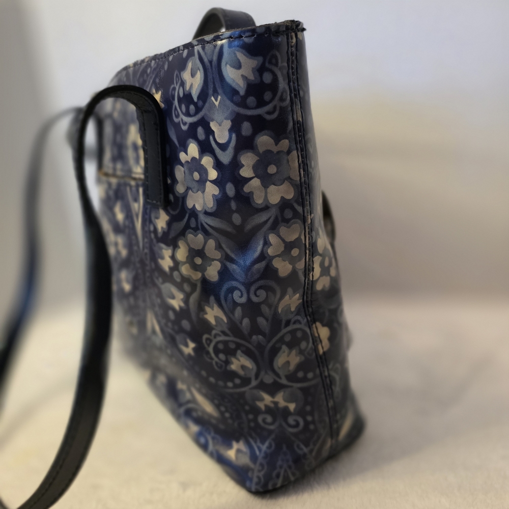 Blue Floral Tote Bag - Women’s Shoulder Bag - Picture 9 of 15